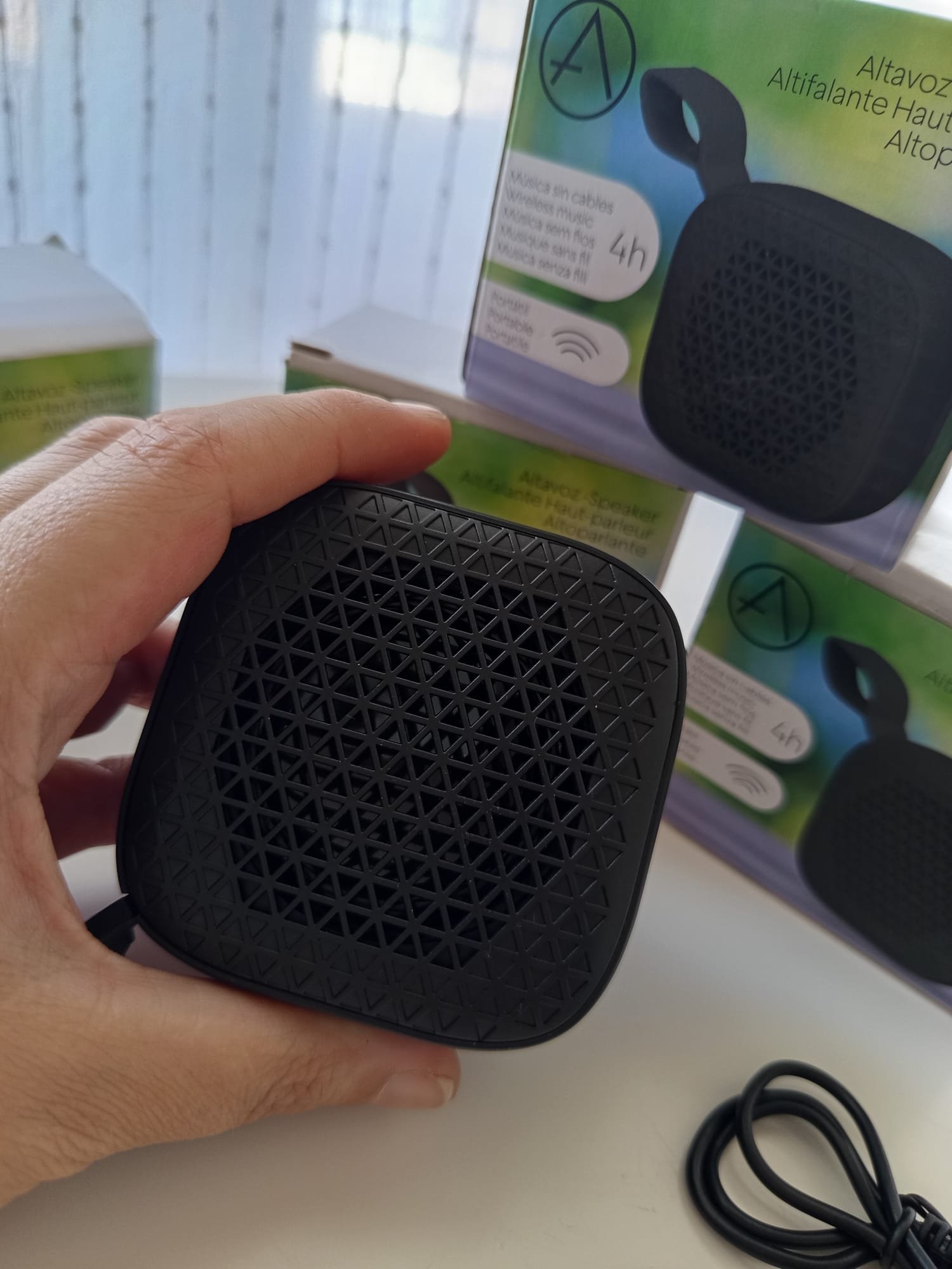 Pequeño Altavoz Bluetooth portátil multifunción - Imagen 4