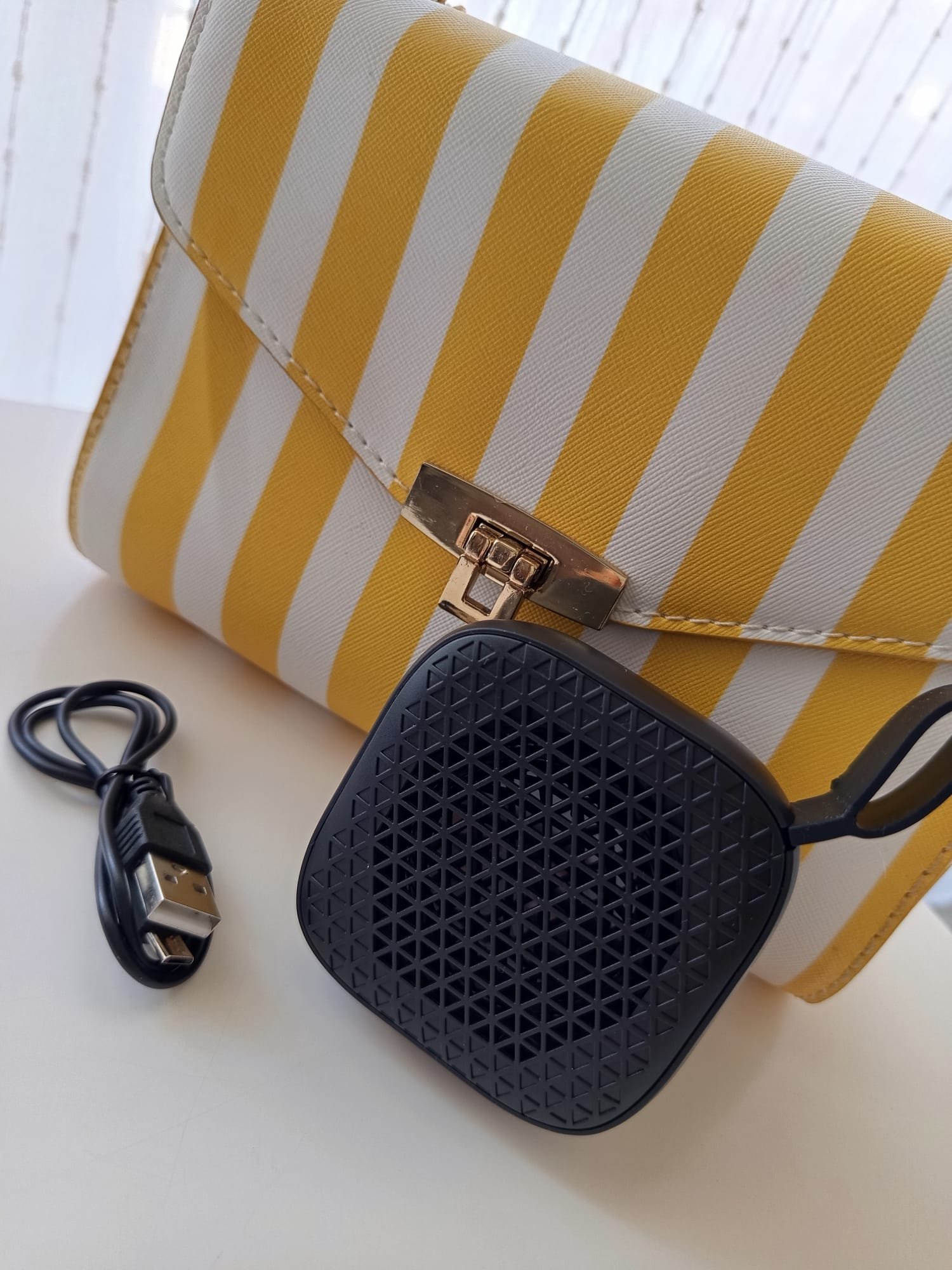 Pequeño Altavoz Bluetooth portátil multifunción - Imagen 3